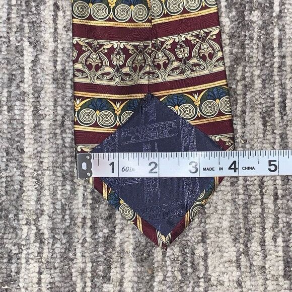 Roundtree & Yorke Mens 100% Silk Neck Tie‎ Geometric Scroll Print Burgundy Gold - Picture 7 of 7